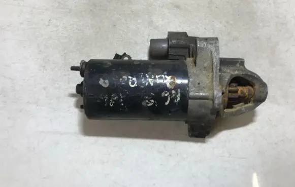 Volkswagen PASSAT B5 Starter motor 1006821968
