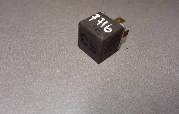 Volkswagen Golf IV Other relay 141951253B