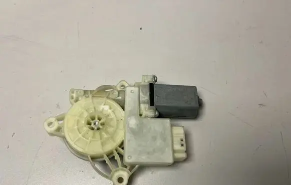 BMW XM Front door window regulator motor 9450070 5A53092