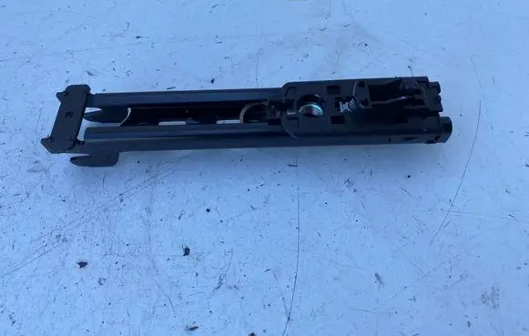 Mercedes-Benz E W212 Seat belt height adjuster 606802800