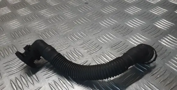 Volkswagen PASSAT B7 Breather hose/pipe 03L103493AE