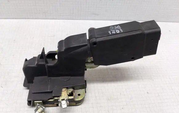 Mitsubishi Carisma Front door lock