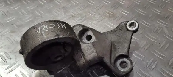 Nissan Micra Engine mount bracket