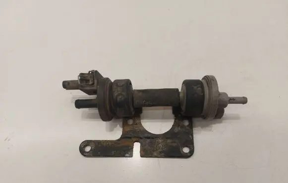 Volkswagen PASSAT B3 Valve vacuum 054133459B 051133382A