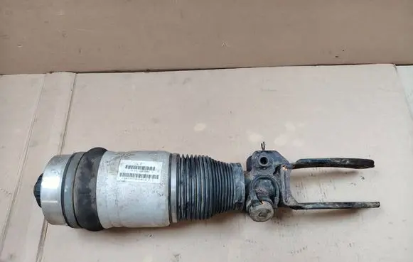 Porsche Cayenne (9PA) Air suspension front shock absorber 7L5616039A