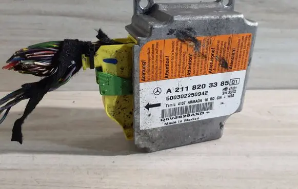 Mercedes-Benz E W211 Airbag control unit/module A2118203385 D6V3B25AXD 500302250942