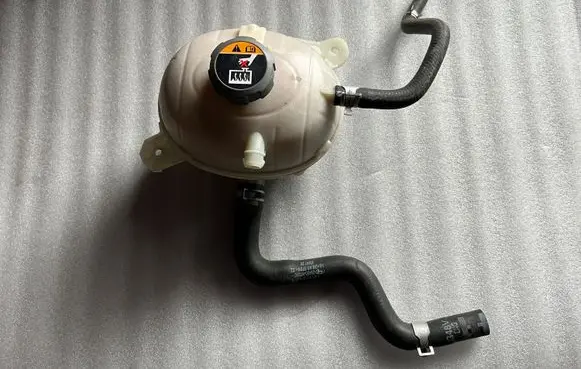 Hyundai Tucson IV NX4 Coolant expansion tank/reservoir 25430N7200