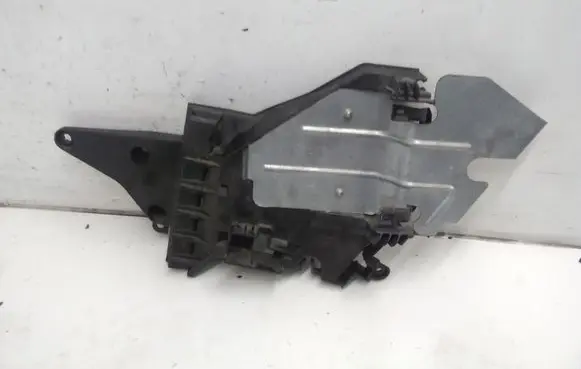 Rear door exterior handle/bracket