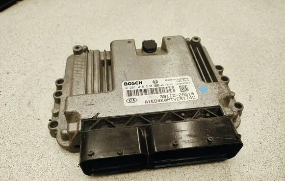 KIA Ceed Engine control unit/module 0281016570 1039S37864 391132A510