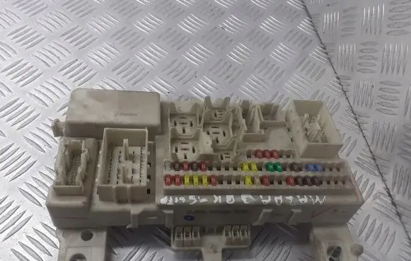 Mazda 3 I Fuse box set 519197024