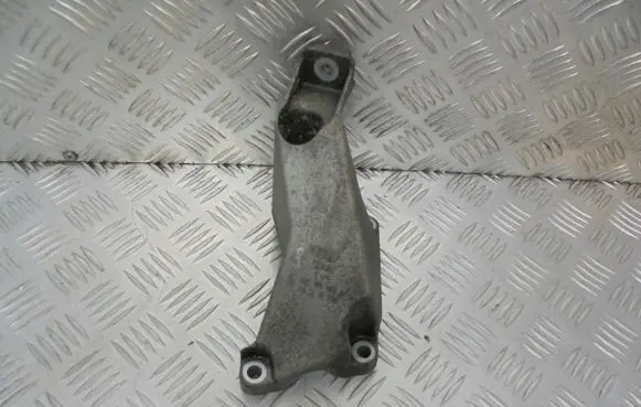 Audi A4 S4 B6 8E 8H Engine mounting bracket 8E0199307A