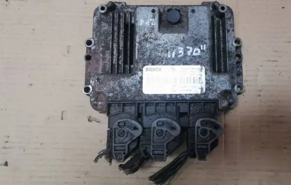 Renault Scenic II - Grand scenic II Engine control unit/module 0281011645 8200460430 8200391966