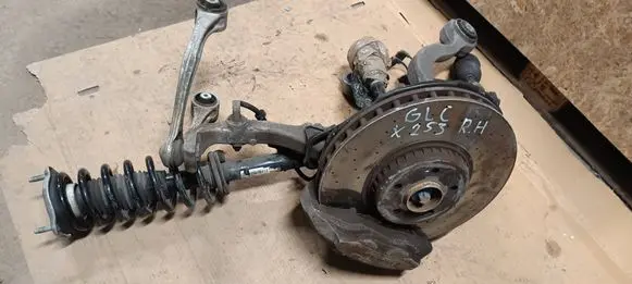 Mercedes-Benz GLC X253 C253 Front wheel hub spindle knuckle A2533202466 A2533302200