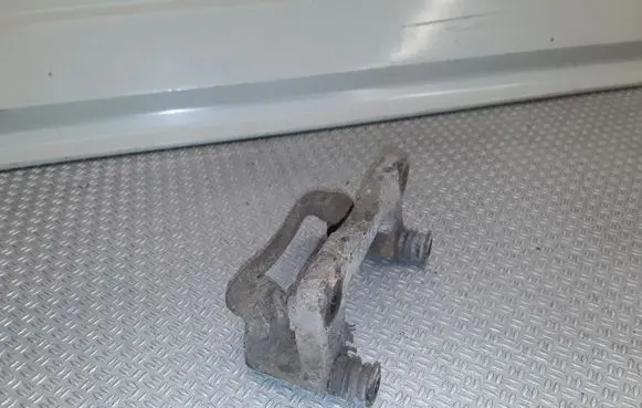 Hyundai Santa Fe Brake caliper pad carrier rear 