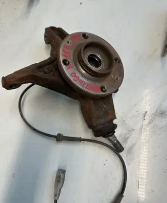Citroen Berlingo Front wheel hub spindle knuckle 3232