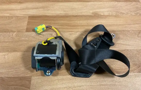 Porsche Cayenne (9PA) Front seatbelt 560981601 008R000 H117156