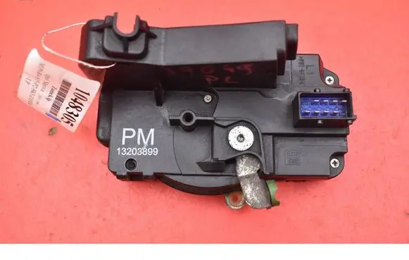 Opel Meriva A Front door lock 13203899PM