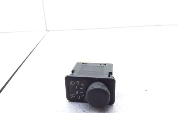 Nissan Almera N16 Headlight level height control switch 37024A 22600