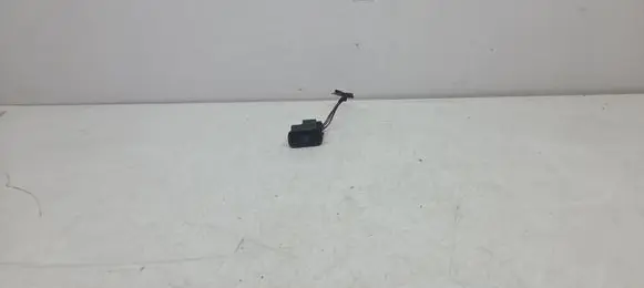 Volkswagen Golf VI Alarm switch 6Q0962109B
