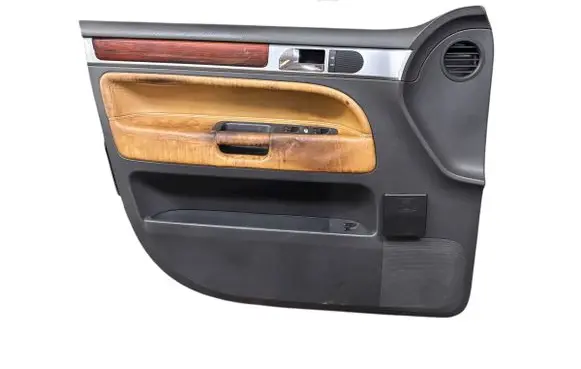 Volkswagen Touareg I Front door card panel trim 7L6867011