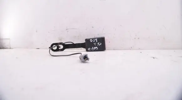 Peugeot 208 I Front seatbelt buckle 9328A