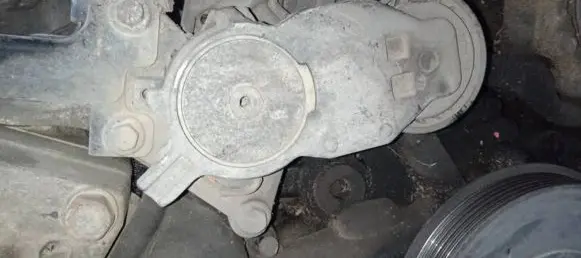 Ford Fiesta Generator/alternator belt tensioner 