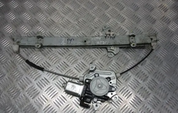Nissan Tiida C11 Front door window regulator with motor
