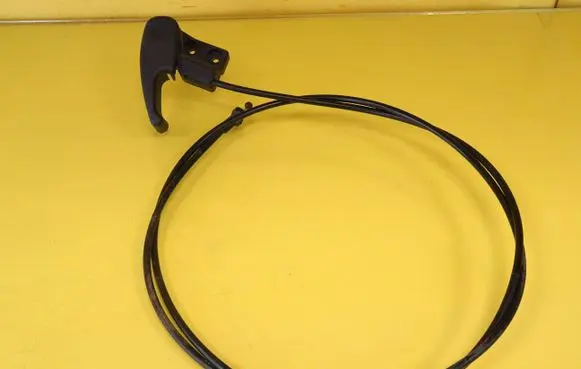 Engine bonnet/hood lock release cable