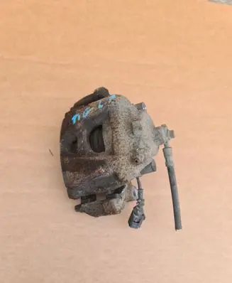 Volkswagen Tiguan Front brake caliper