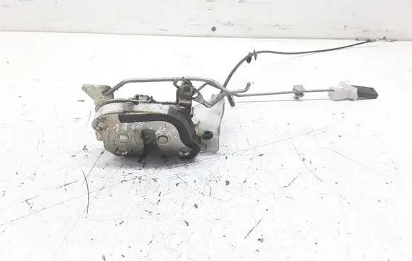Toyota Yaris Front door lock 