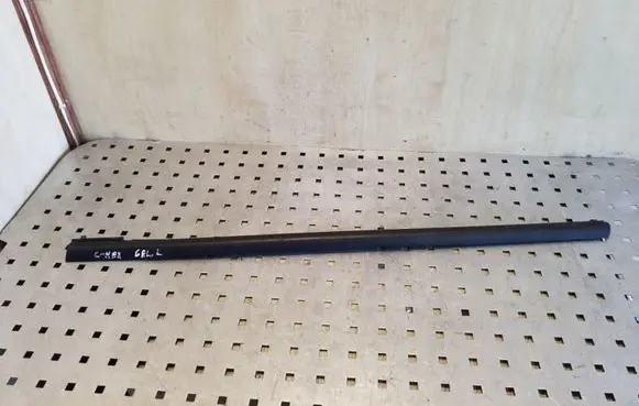 Ford C-MAX I Rear door glass trim molding 3M51R25605