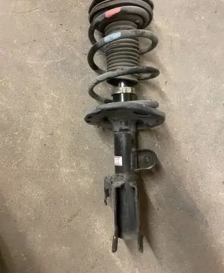 Lexus CT 200H Front shock absorber with coil spring 4851076050A