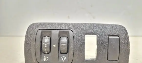 Renault Megane III Headlight level height control switch 08802020