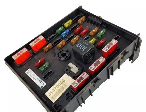 Volkswagen PASSAT B6 Fuse module 3C0937125