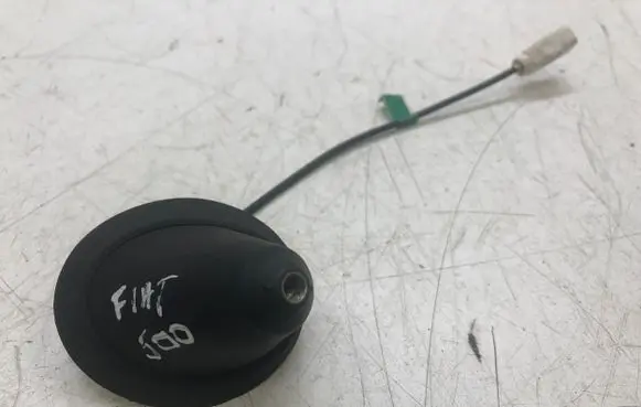 Fiat 500L Aerial GPS antenna