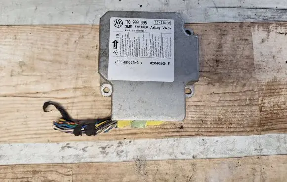 Volkswagen Touran I Airbag control unit/module 1T0909605 5WK43150