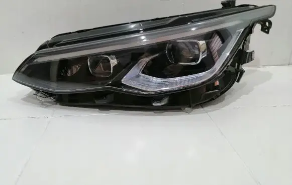 Volkswagen Golf VIII Headlight/headlamp