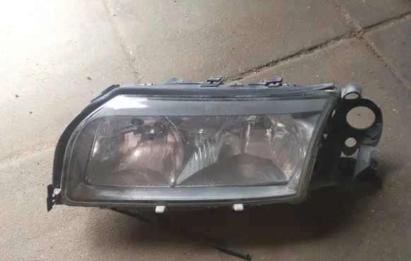 Volvo S80 Headlight/headlamp
