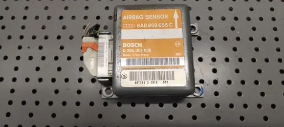 Audi A4 S4 B5 8D Airbag control unit/module 0285001038 8A0959655C