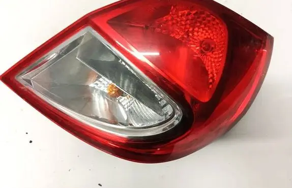 Renault Clio III Rear/tail lights 8200886946