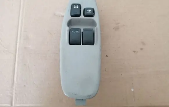 Nissan Almera Tino Electric window control switch 80961BU200