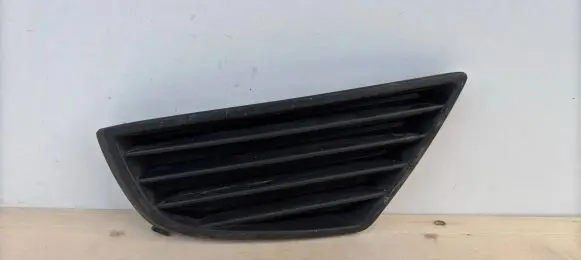 Ford Mondeo Mk III Front bumper lower grill 3S71-17A989-AD