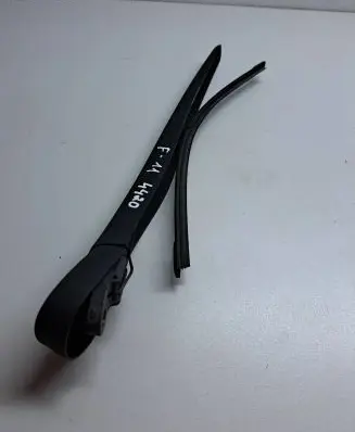 BMW 5 F10 F11 Rear wiper blade 7066175