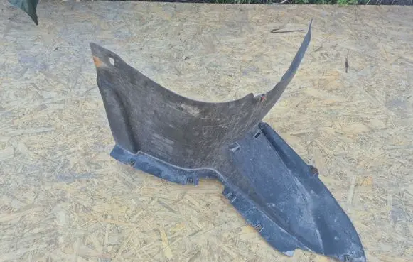Volkswagen PASSAT B6 Front wheel arch liner splash guards 3C0805911B