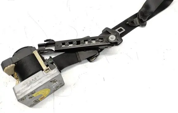 Mercedes-Benz C W203 Front seatbelt 33015929F A2038600386