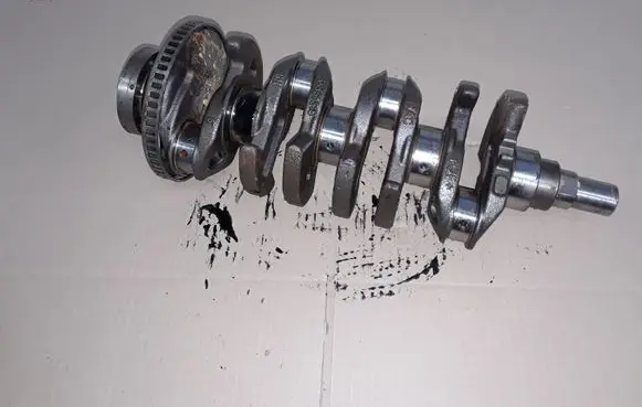 Opel Astra J Crankshaft 55561516