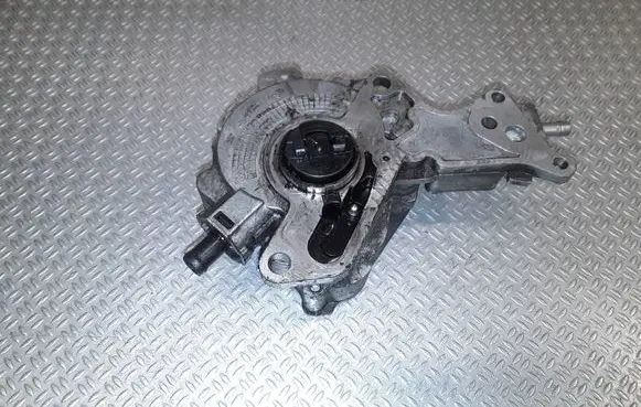 Volkswagen Polo IV 9N3 Vacuum pump 038145209N