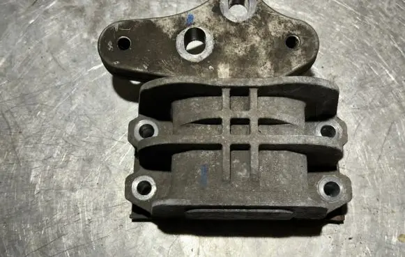 Ford Transit Custom Engine mount bracket BK217M124AD