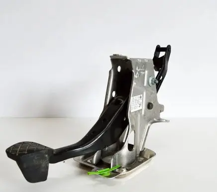 Volkswagen Touran I Brake pedal 1T1721057L