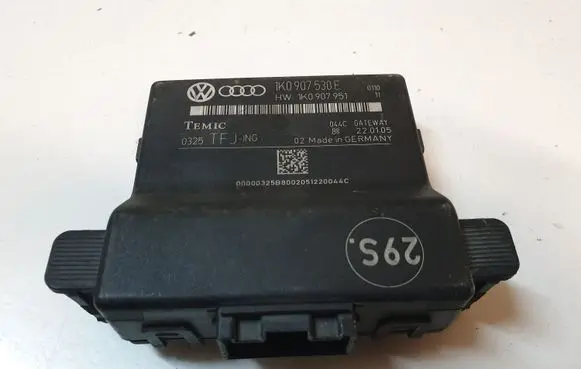 Volkswagen Touran I Gateway control module 1K0907530E 1K0907951